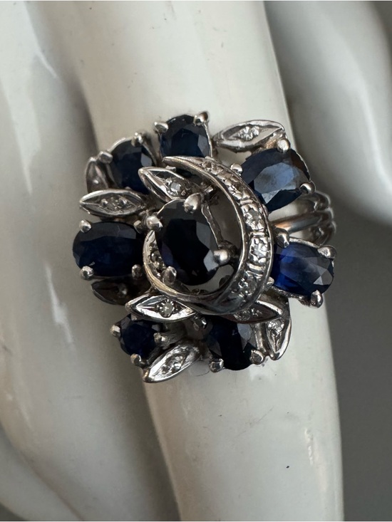 Vintage Jewelry - Vintage Platinum Diamond & Sapphire Ring.